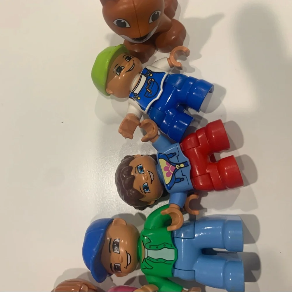 Lego Duplo family Colorful Kids Toy Figures Set cat mom dad kids